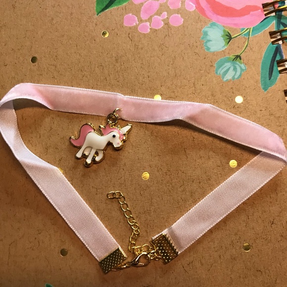 Velvet Pink Unicorn 🦄 Choker - Picture 3 of 3